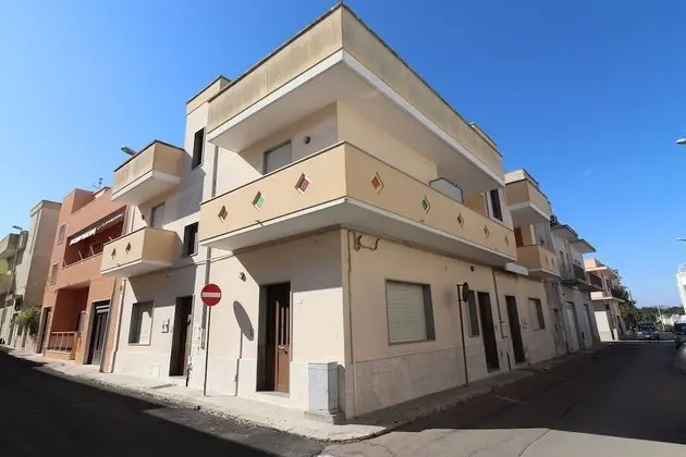 Central Apartment With Wi-fi, Air Conditioning And Balcony Pets Allowed