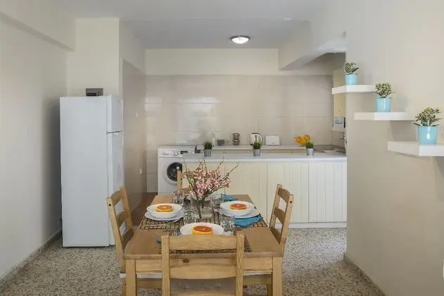 Central Ayia Napa Suite - Oda Düzeni