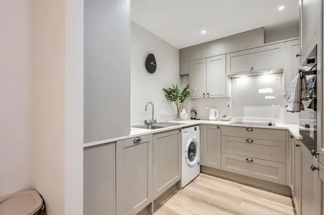 Central Belfast Apartments: Citygate - Mutfak