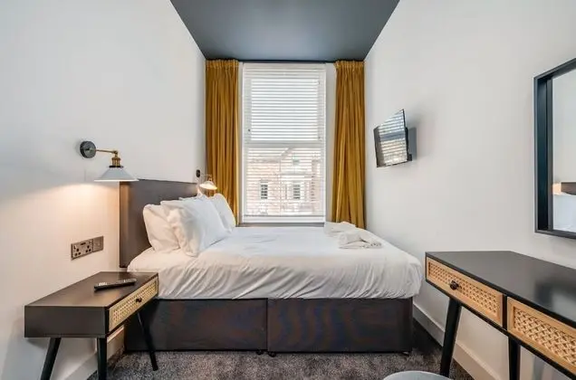 Central Belfast Apartments: University Street - Oda