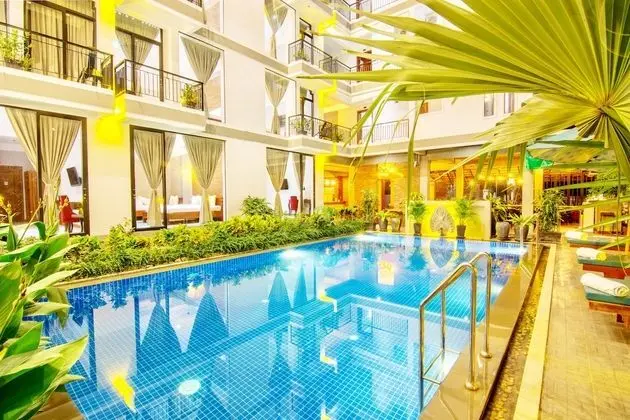 Central Blanche Residence - Havuz