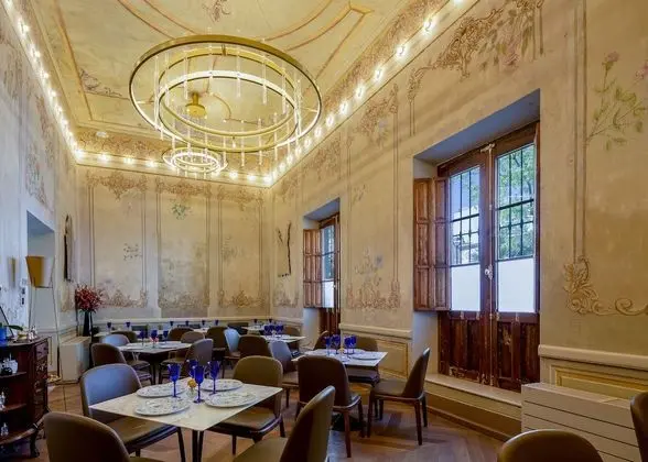 Central Hotel Boutique - Yerinde Yemek