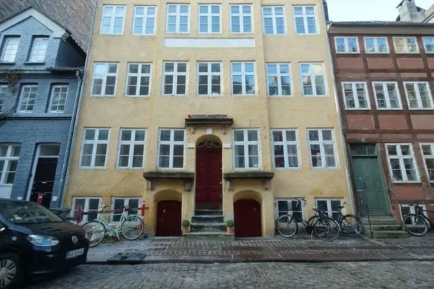 Central Canal Apartments 1 - 1