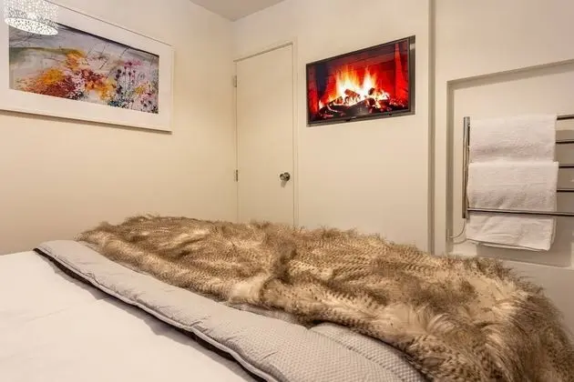 Central City Apartment with Parking & Great Views - Oda