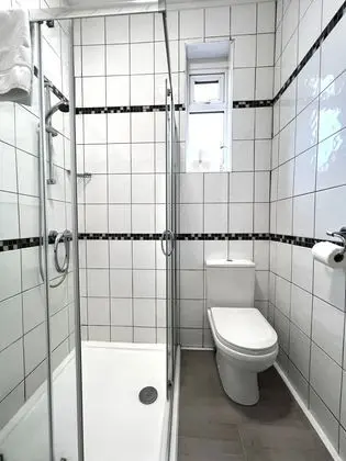 Central Cove Guesthouse - Genel