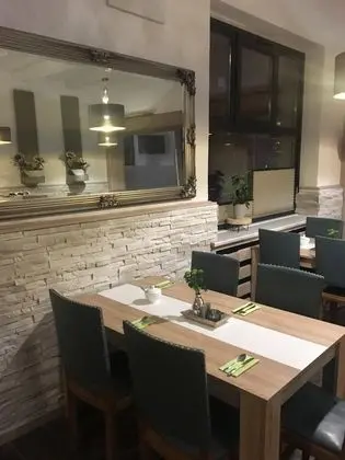 Central Hotel Duisburg - Yerinde Yemek