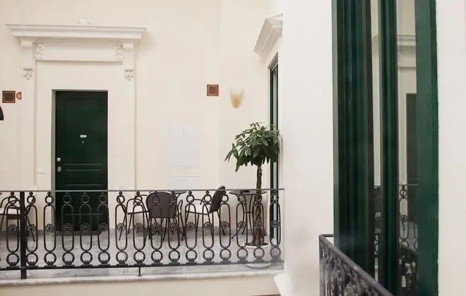 Central Gallery Rooms - İç Mekan