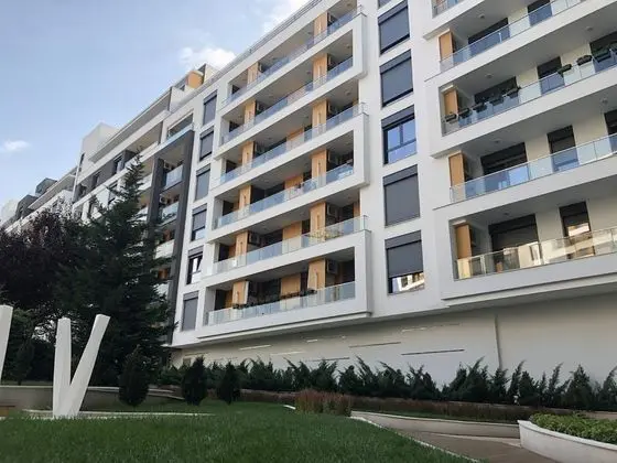 Central Garden Apartment