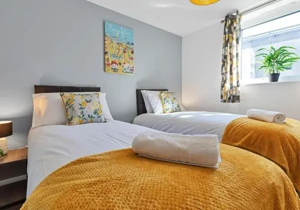 Central Garden View Modern 2 Bedroom 2 Bathroom Apartment Balcony - Oda