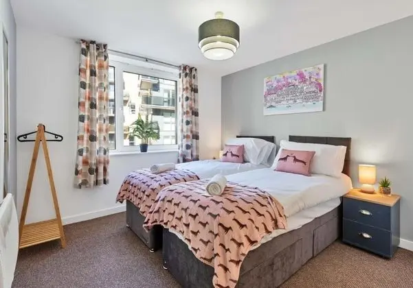 Central Garden View Modern 2 Bedroom 2 Bathroom Apartment Balcony - Oda