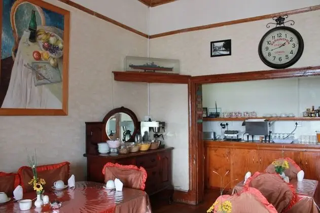 Central Hotel Guest House - Yerinde Yemek