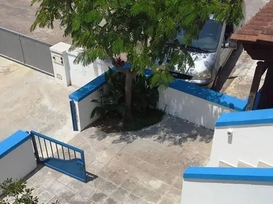 Central Holiday Home With Terrace And Garden Parking Available - Dış Mekan