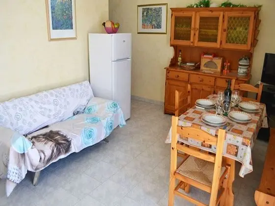 Central Holiday Home With Terrace And Garden Parking Available - Oda