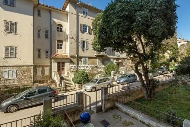 Central Jardin Guesthouse