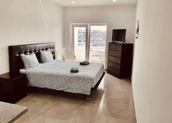 Central Lagos Apt. With Marina Views Near Beaches