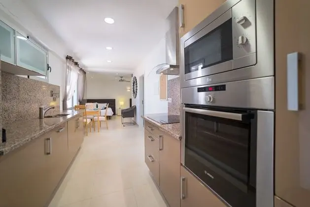 Central Lagos Town Center Apartment Near Marina - Mutfak