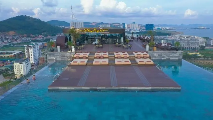Central Luxury Ha Long Hotel - Havuz