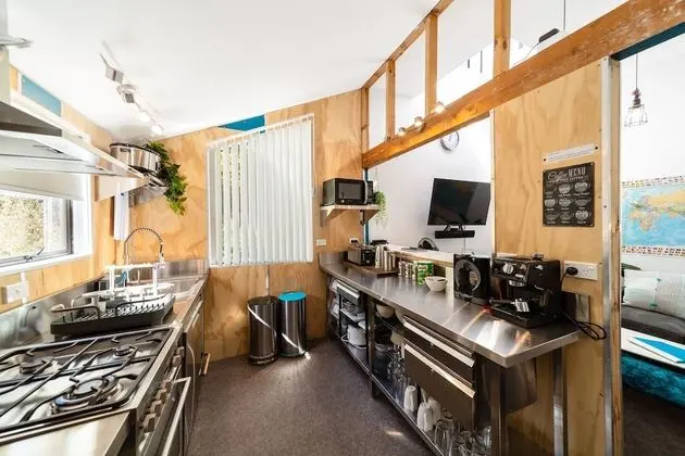 Central, modern city loft style home - CBD - Mutfak