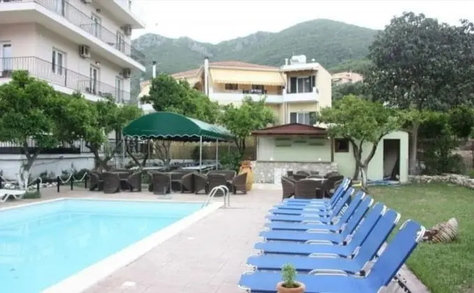 Central Hotel - Havuz