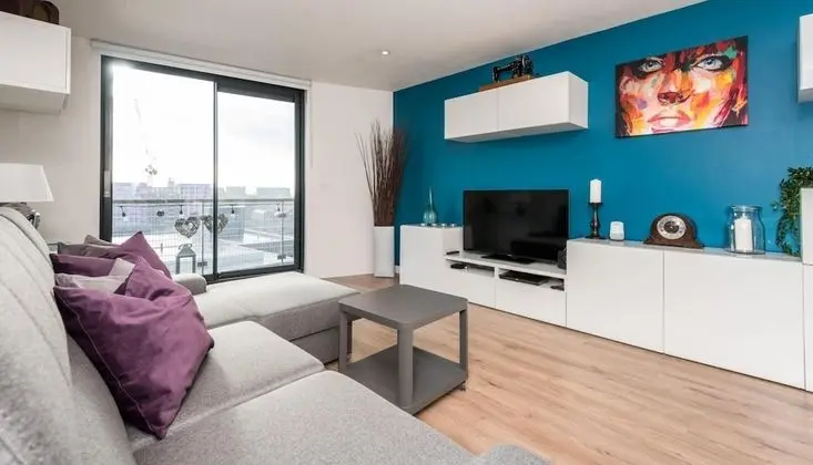 Central Penthouse With Balcony Parking