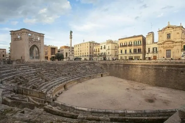 Central Plaza