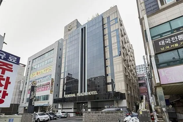 Central Plaza Hotel