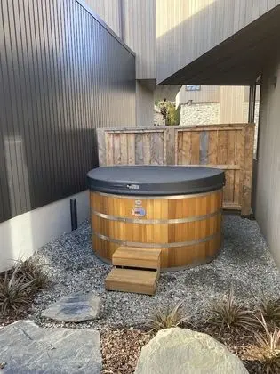 Central Queenstown Villa & Spa