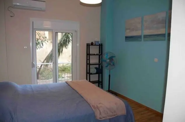 Central, Quiet, Green Oasis near Transport