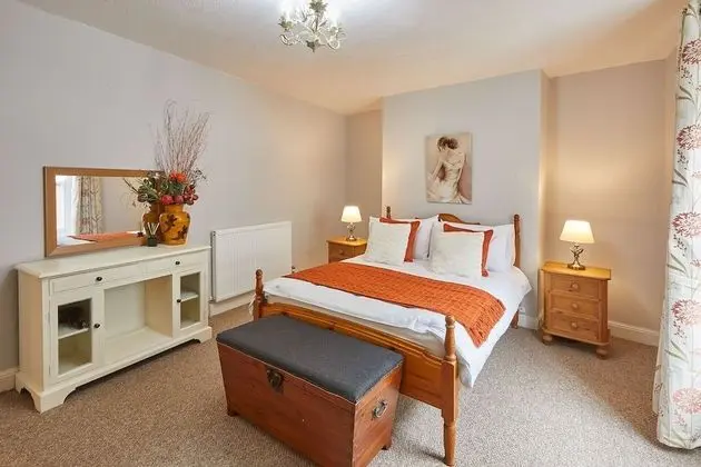 Central Retreat in Scarborough