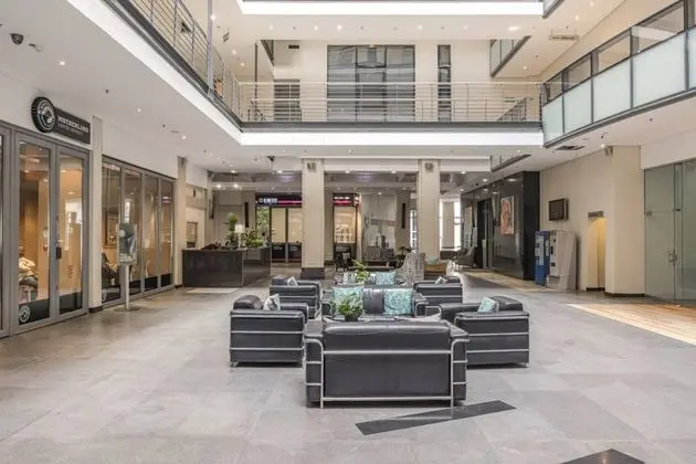 Central and Spacious 1 Bedroom Flat With Swimming Pool