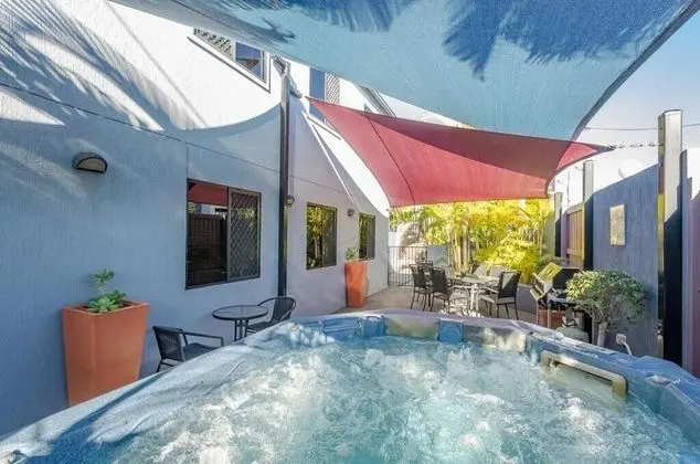 Central Studio Accommodation - Havuz
