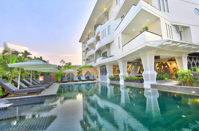 Central Suite Residence - Havuz