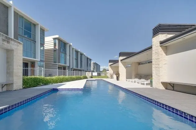 Central Taupo 3 bed Apartment - Havuz