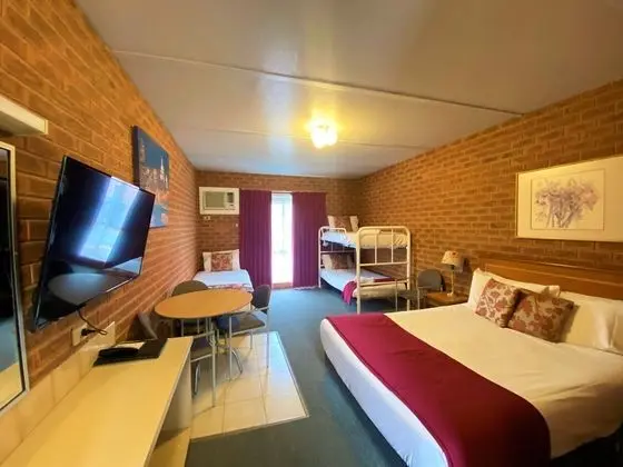 CENTRAL YARRAWONGA MOTOR INN
