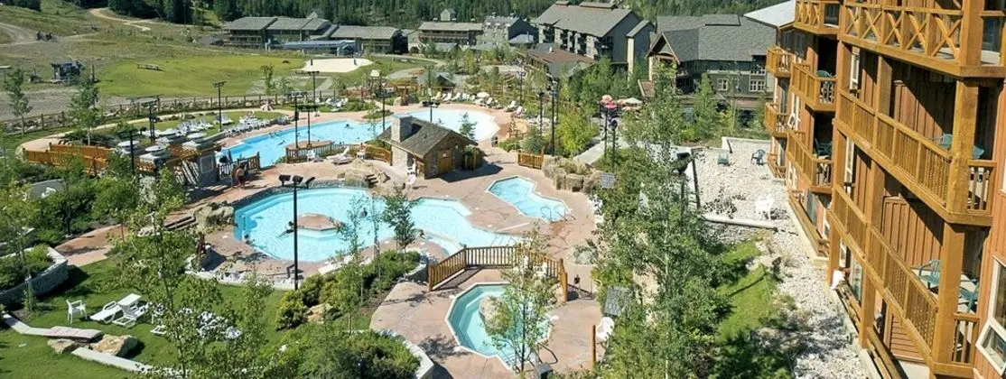 CENTRALLY Located 3-Br Home | TRUE Ski In/Out | FREE access to Pools & Hot Tubs - Havuz