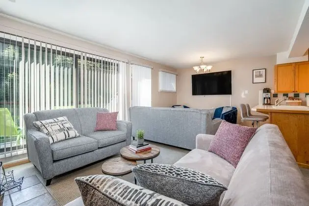CENTRALLY Located 3-Br Home | TRUE Ski In/Out | FREE access to Pools & Hot Tubs - Öne Çıkan Resim