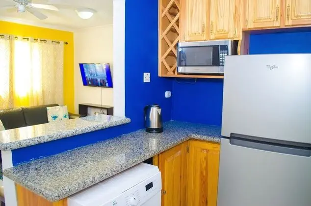 Centrally located Oakland Guest Apartment II - Mutfak