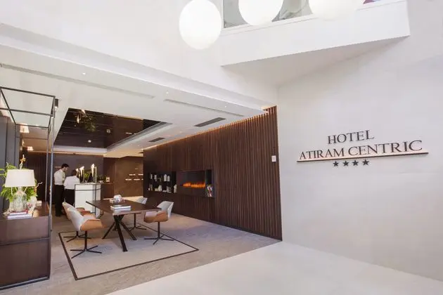 Centric Atiram Hotel - Lobi