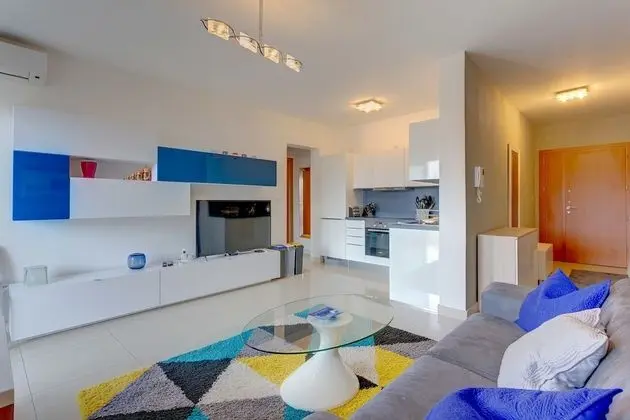 Centric and Spacious Apartment With Wifi and Balcony - Öne Çıkan Resim