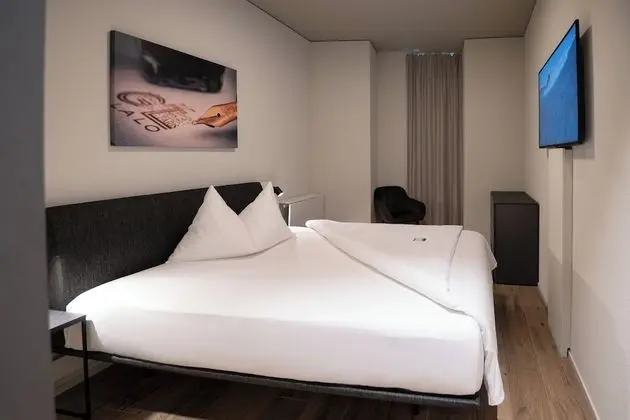 Centurion Swiss Quality Towerhotel - Oda