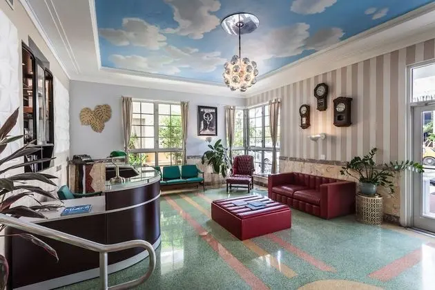 Century Hotel - Lobi