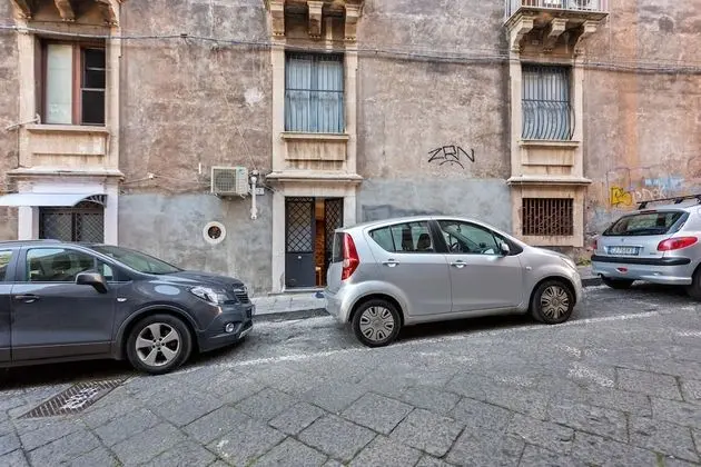 Cerami Studio Flat