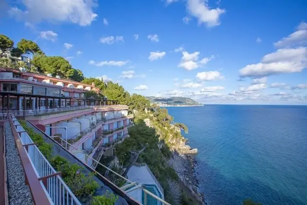 Cervo 319C With Shared Pool