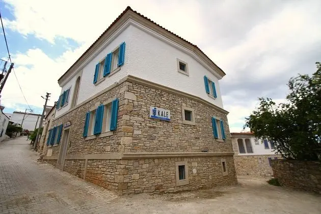 Çeşme Kale Taş Apart