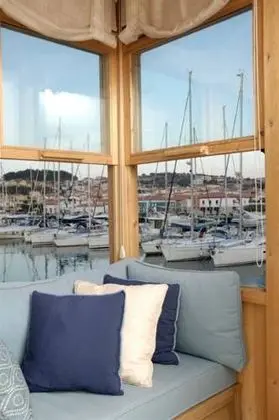 Cesme Marina Konukevi - Oda