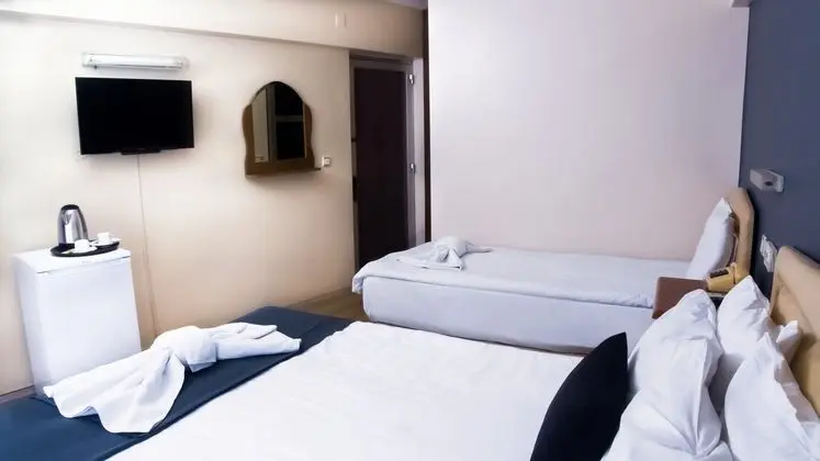 Çeşmeli Hotel - Yatak Odası