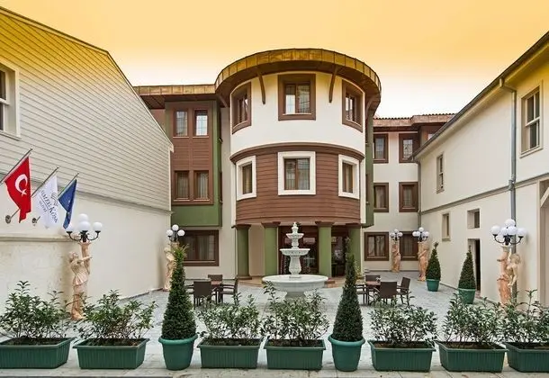 Çeşmeli Konak Hotel