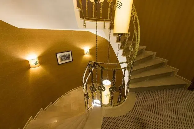 Çeşmeli Konak Hotel - İç Mekan