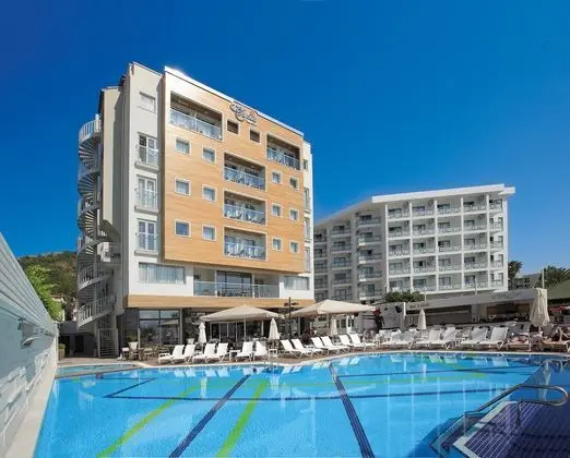 Cettia Beach Resort - 6