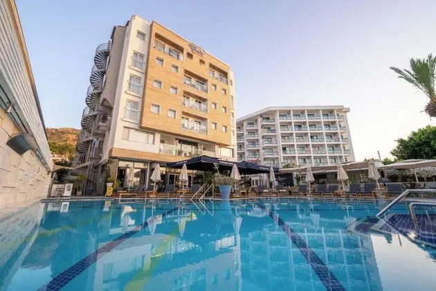 Cettia Beach Resort - 3